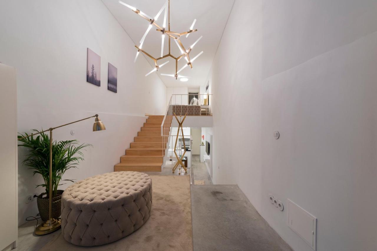 Lovelystay - Hidden & Quiet Duplex Next To Sao Bento Station OOporto Exterior foto